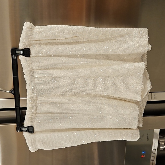 💕TRINA TURK💕 Idol Shorts ~ All That Glitters Sequin White XL NWT - Picture 8 of 12